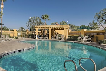 La Quinta Inn & Suites by Wyndham Ontario Airport