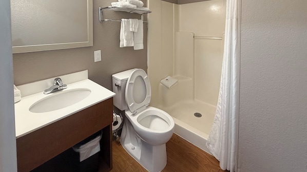 Standardzimmer, 1 Queen-Bett, Nichtraucher, Küche | Badezimmer