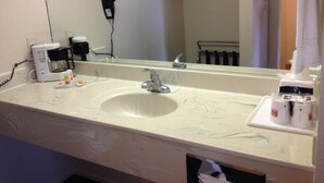 Bathroom sink - Econo Lodge Anaheim North (Anaheim)