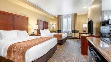 Room, 2 Katil Ratu (Queen), Accessible, Non Smoking | Cadar kapas Mesir, peralatan tempat tidur premium, meja