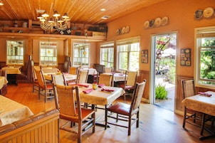 Daily buffet breakfast (USD 20 per person)