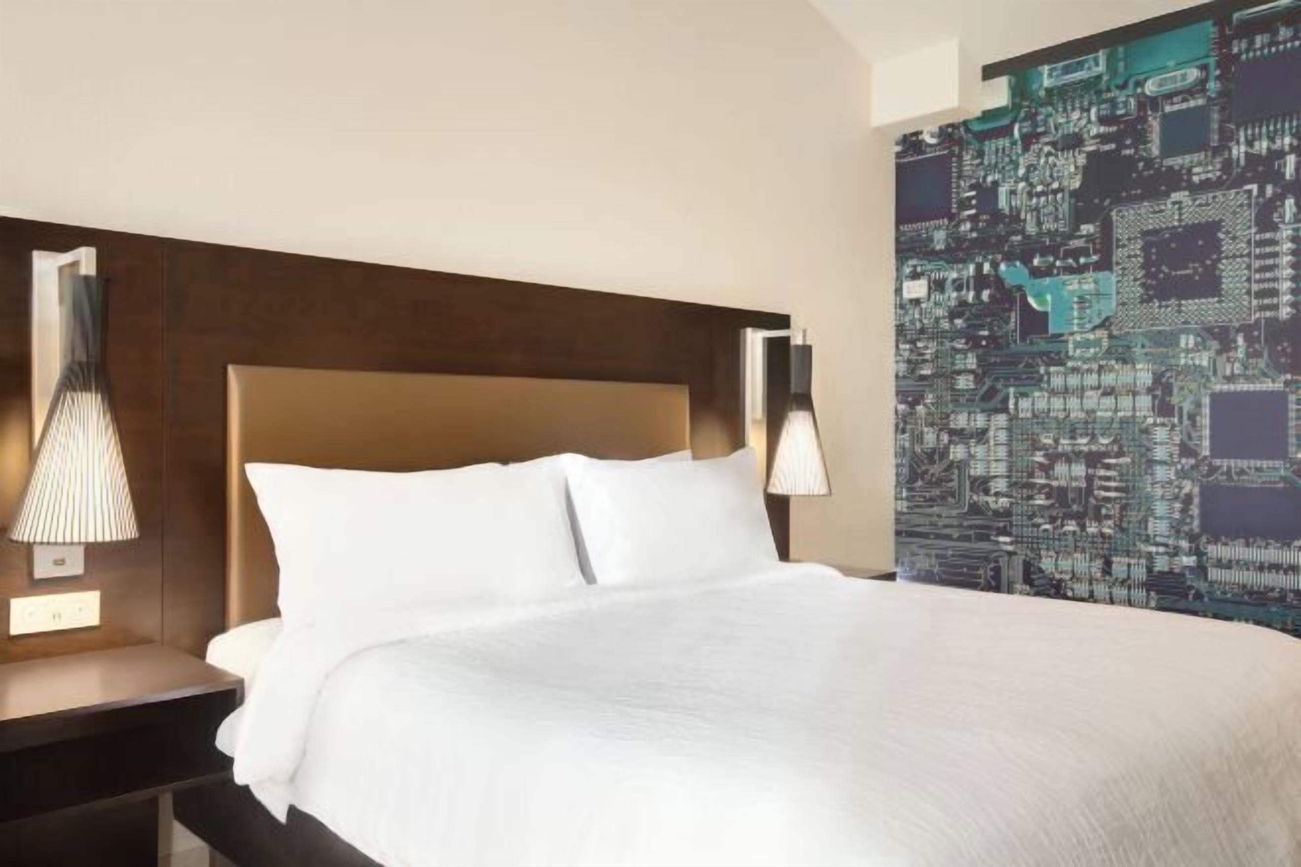 Premium bedding, in-room safe, laptop workspace, iron/ironing board