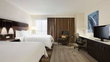 Premium bedding, in-room safe, laptop workspace, iron/ironing board