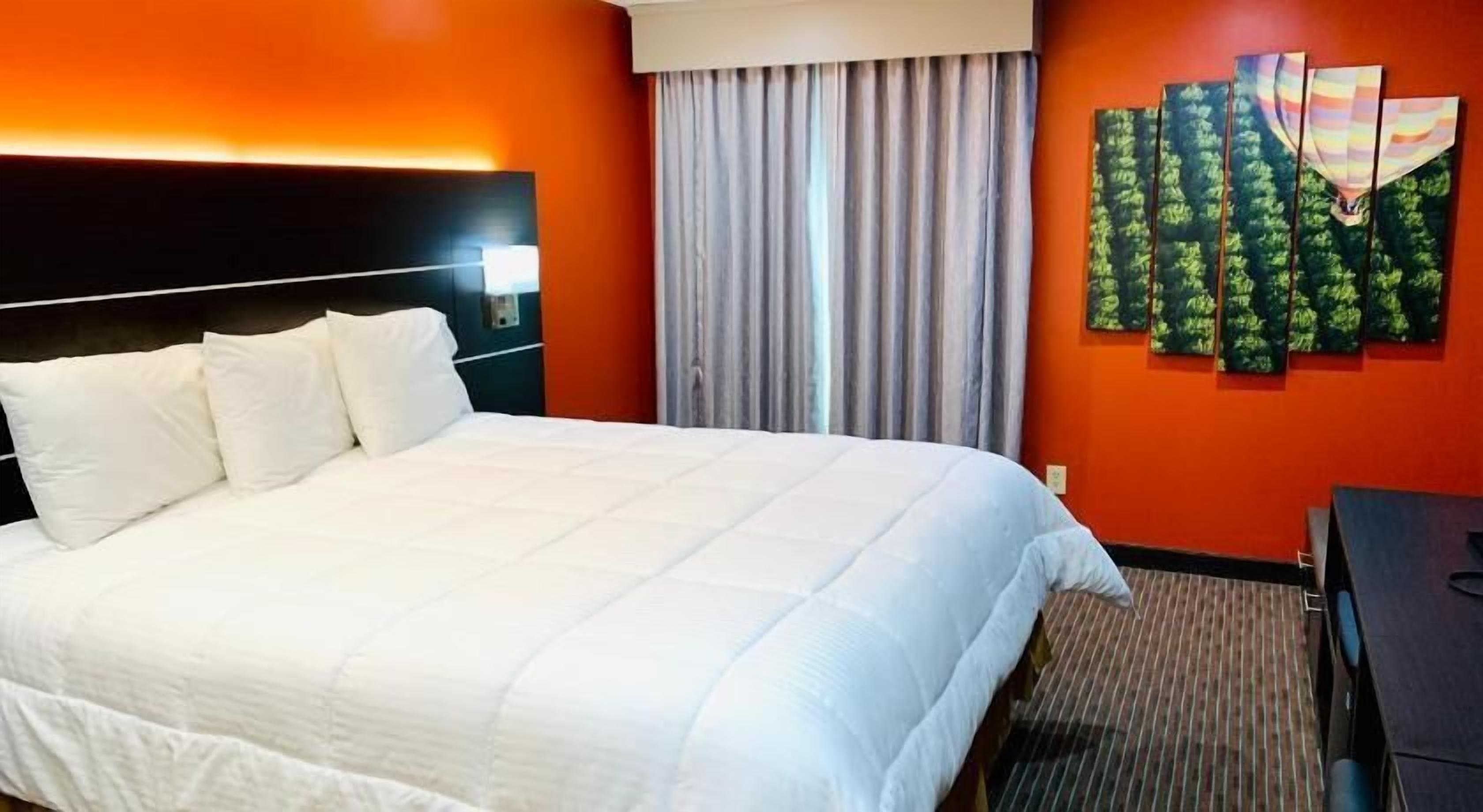 Premium bedding, in-room safe, desk, blackout curtains