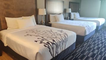 Deluxe Room, Multiple Beds, Non Smoking