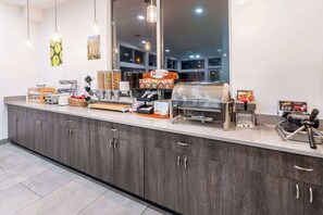 Tägliches inbegriffenes kontinentales Frühstück