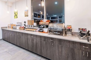 Tägliches inbegriffenes kontinentales Frühstück
