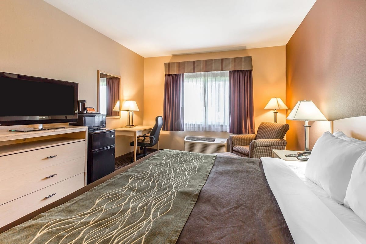 In-room safe, desk, blackout curtains, soundproofing
