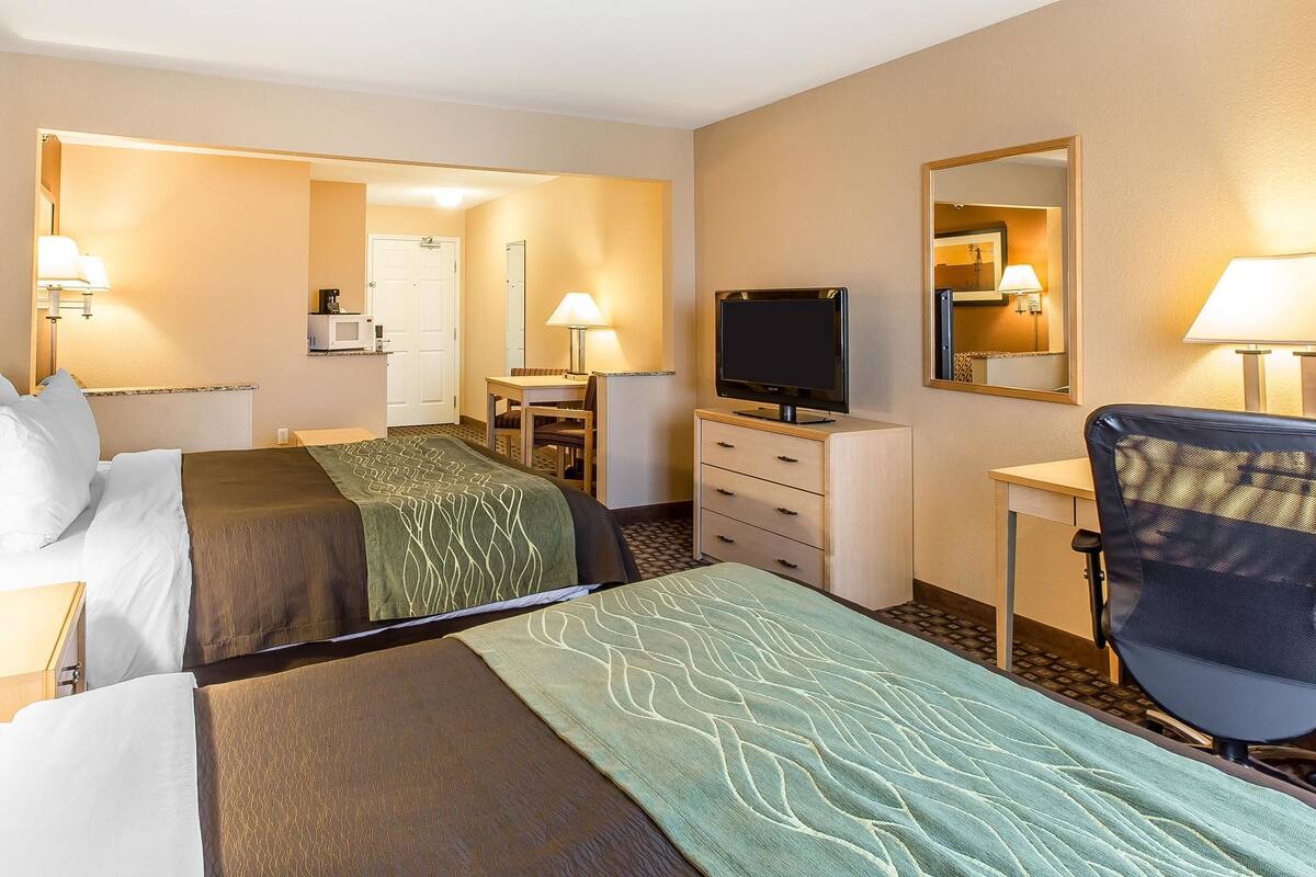 Suite, 1 Bedroom, Non Smoking (2 Queen Beds) | In-room safe, desk, blackout curtains, soundproofing