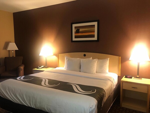 Suite, 1 King Bed, Non Smoking, Hot Tub | In-room safe, desk, blackout curtains, soundproofing