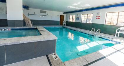 Quality Inn & Suites Vail Valley