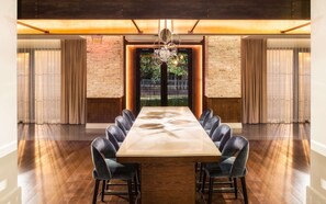 Breakfast, lunch, dinner and brunch served - Canopy by Hilton Washington Embassy Row (Washington)