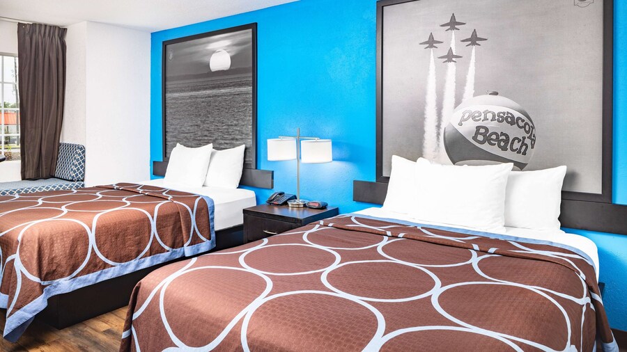 Super 8 by Wyndham Pensacola