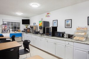 Desayuno para llevar gratuito y diario