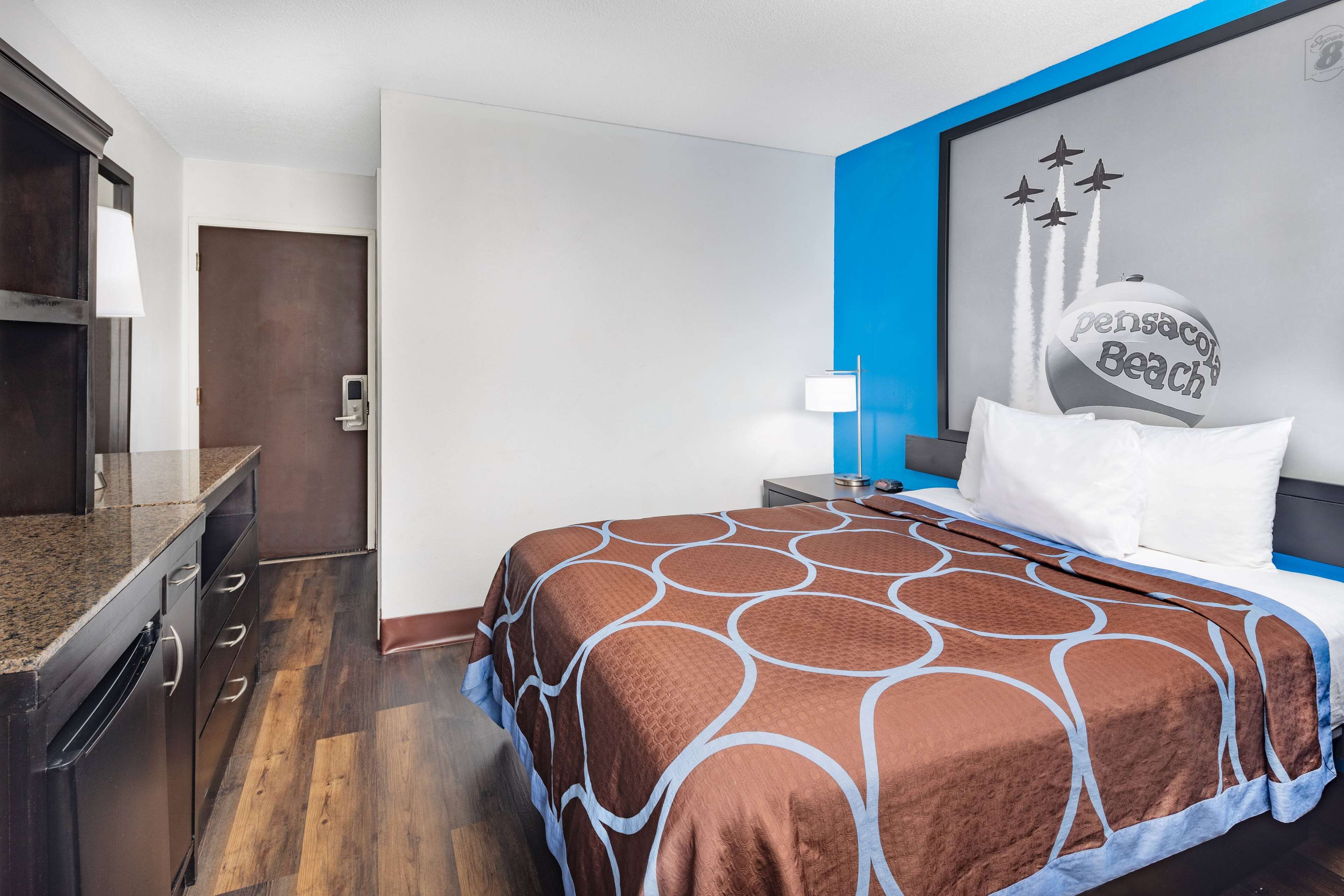 Foto - Super 8 by Wyndham Pensacola