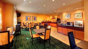 Free daily continental breakfast