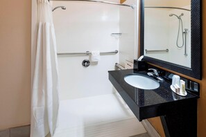 Room, 1 King Bed | Bathroom