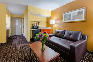 Escritorio y espacio para trabajar con laptop 