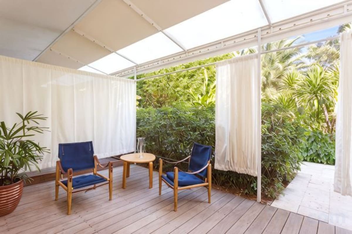 Garden Large Room