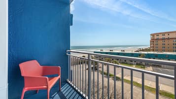 1 Bedroom Queen Bed, Partial Ocean View | Terrace/patio