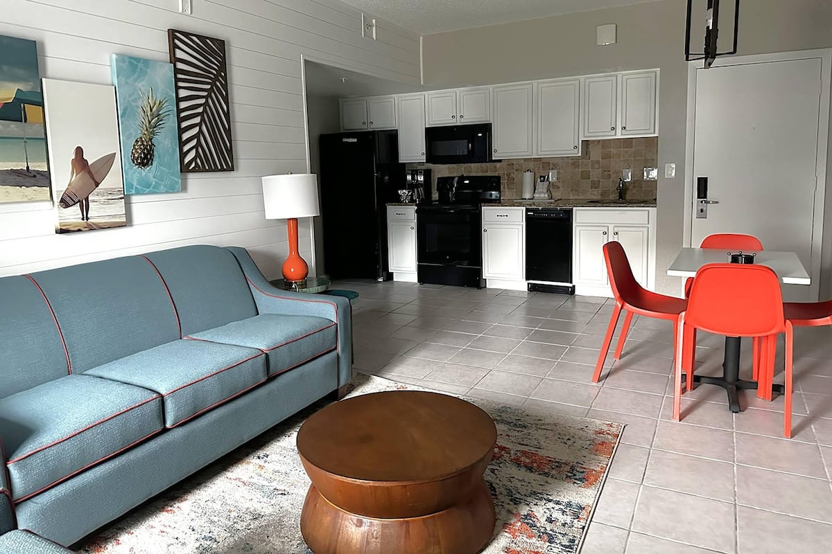 Pillowtop beds, iron/ironing board, free WiFi, bed sheets