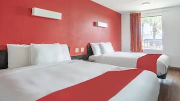 Meja kerja, setrika/meja setrika, Wi-Fi gratis, dan seprai linen