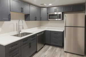 1 habitación, escritorio, tabla de planchar con plancha y wifi gratis 