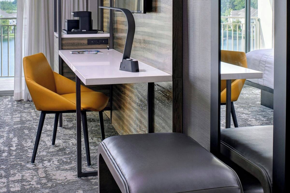 1 bedroom, premium bedding, pillow-top beds, desk