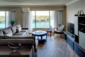 Smart TV, Netflix, iPod dock - Marriott Indianapolis North (Indianapolis)