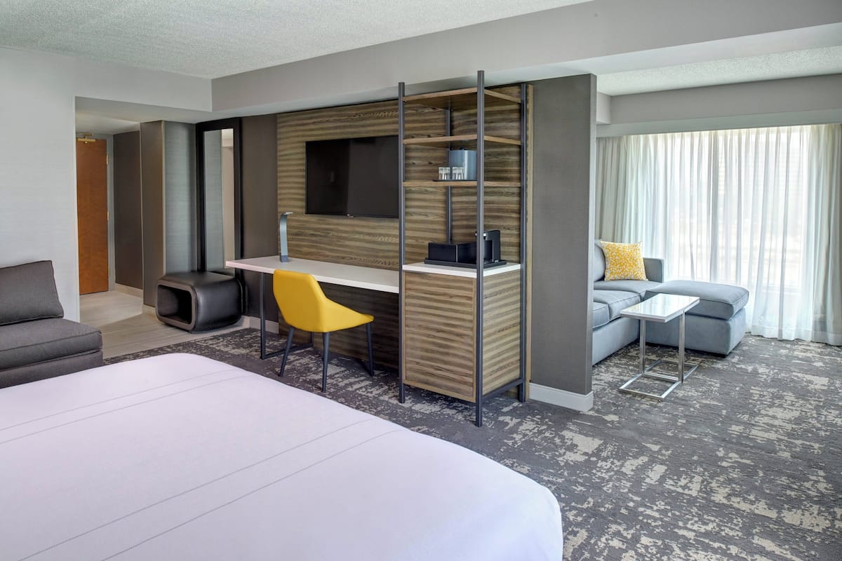 1 bedroom, premium bedding, pillow-top beds, desk