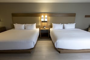 Svit - icke-rökare - pentry (2 King Beds) | Skrivbord, mörkläggningsgardiner, strykjärn/strykbräda och gratis wi-fi