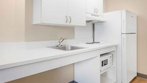 Studio, 1 Queen Bed, Accessible, Non Smoking | Private kitchen | Coffee/tea maker, fridge, microwave, stovetop - Extended Stay America Suites Boston Burlington (Burlington)
