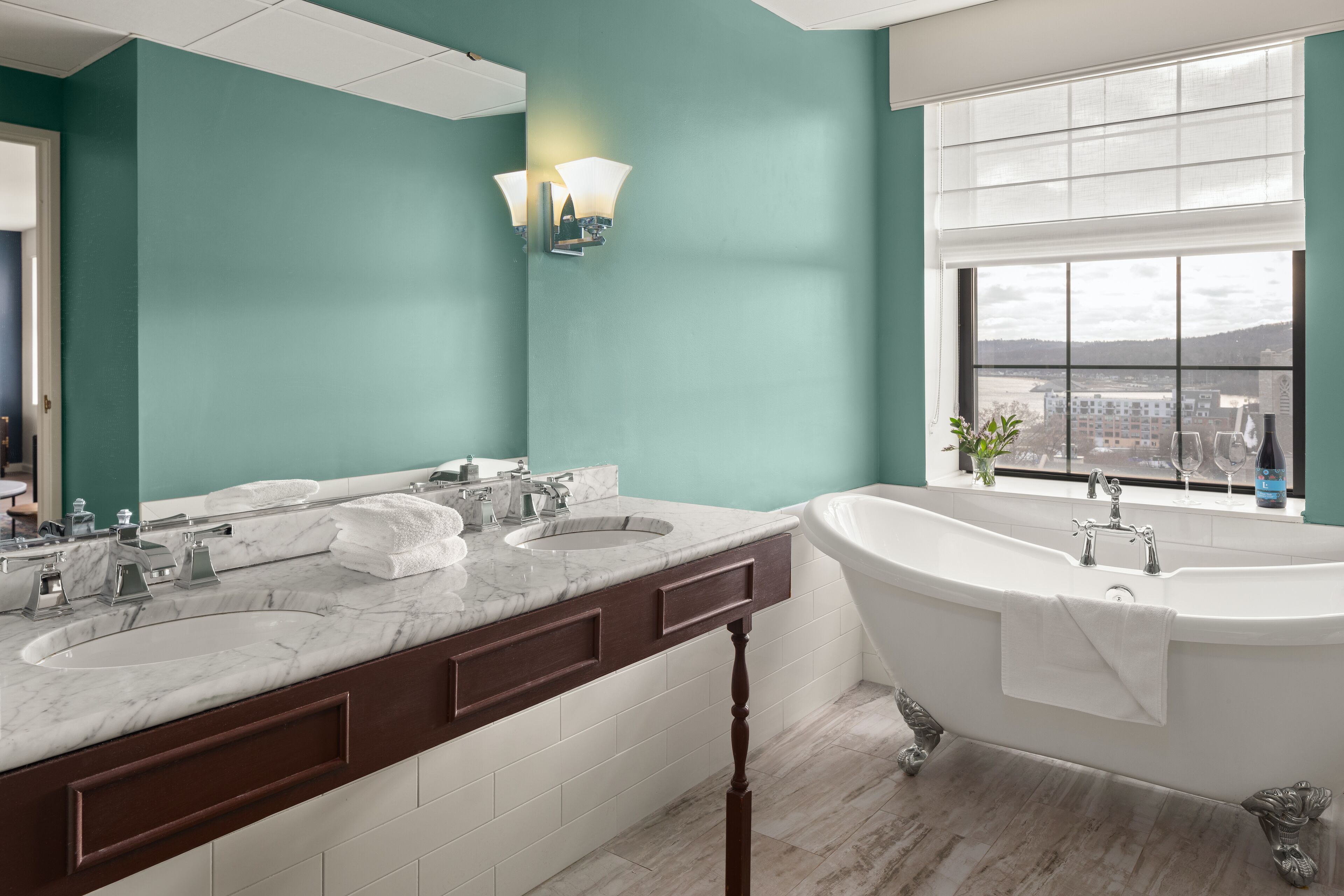 suite, 1 king bed (soaking tub) | bathroom | free toiletries, hair dryer, towels