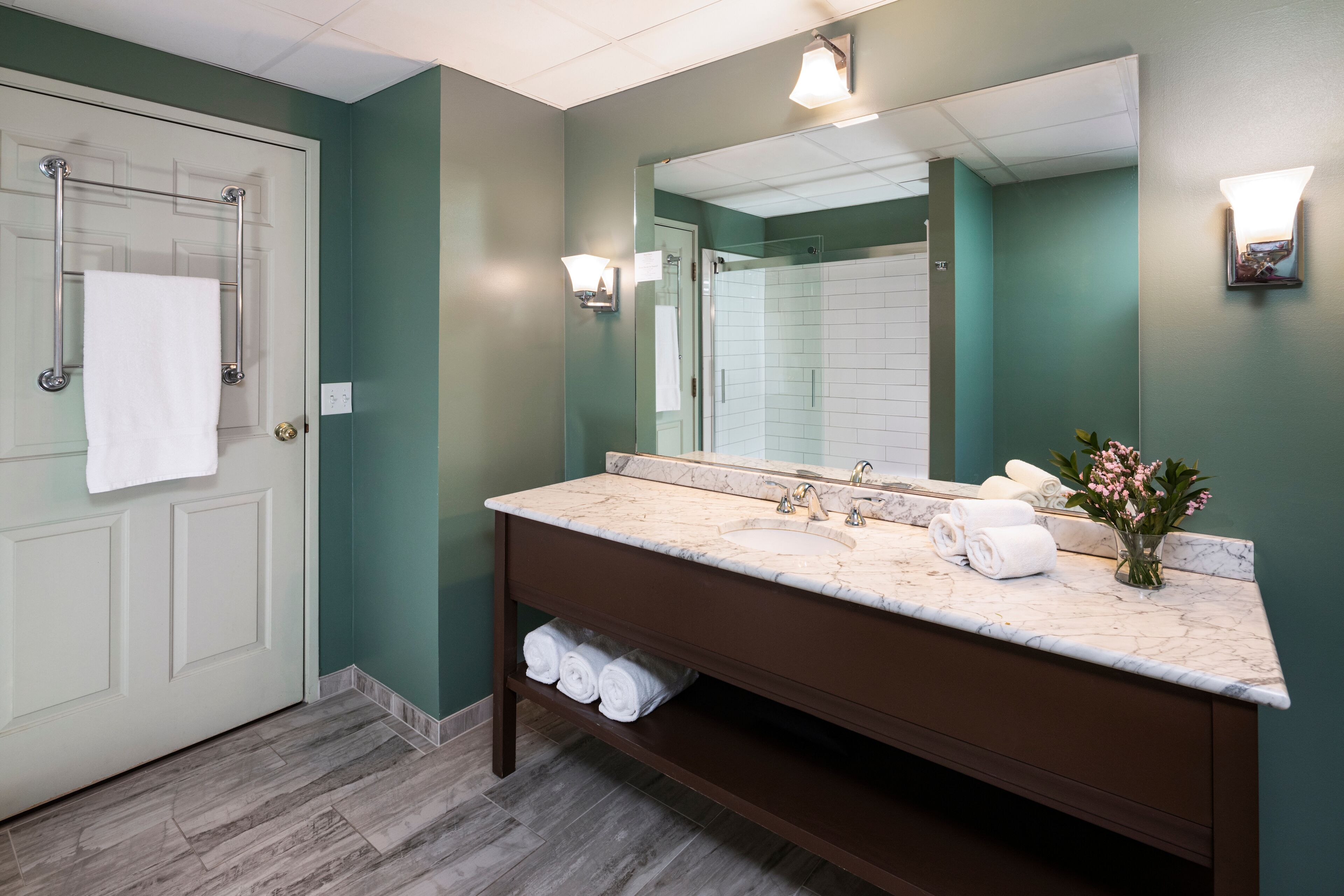 standard room, 2 queen beds | bathroom | free toiletries, hair dryer, towels