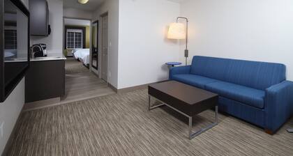 Holiday Inn Express Grand Rapids SW by IHG