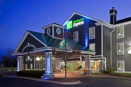 Exterior. Holiday Inn Express Grand Rapids SW by IHG