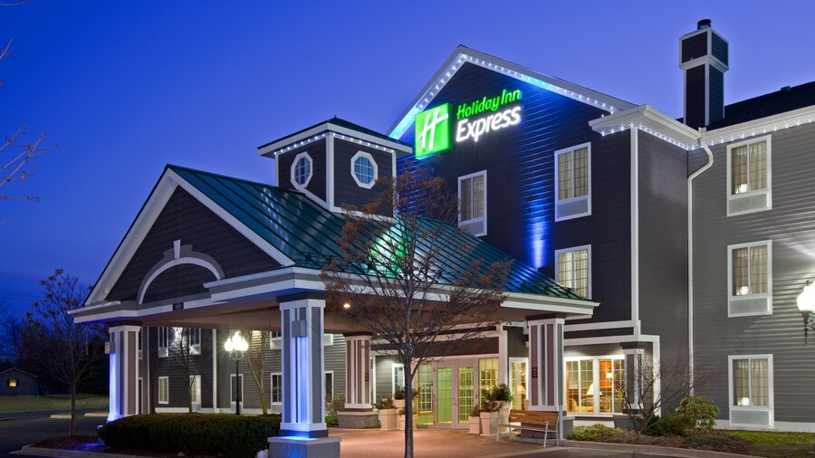 Holiday Inn Express Grand Rapids SW by IHG