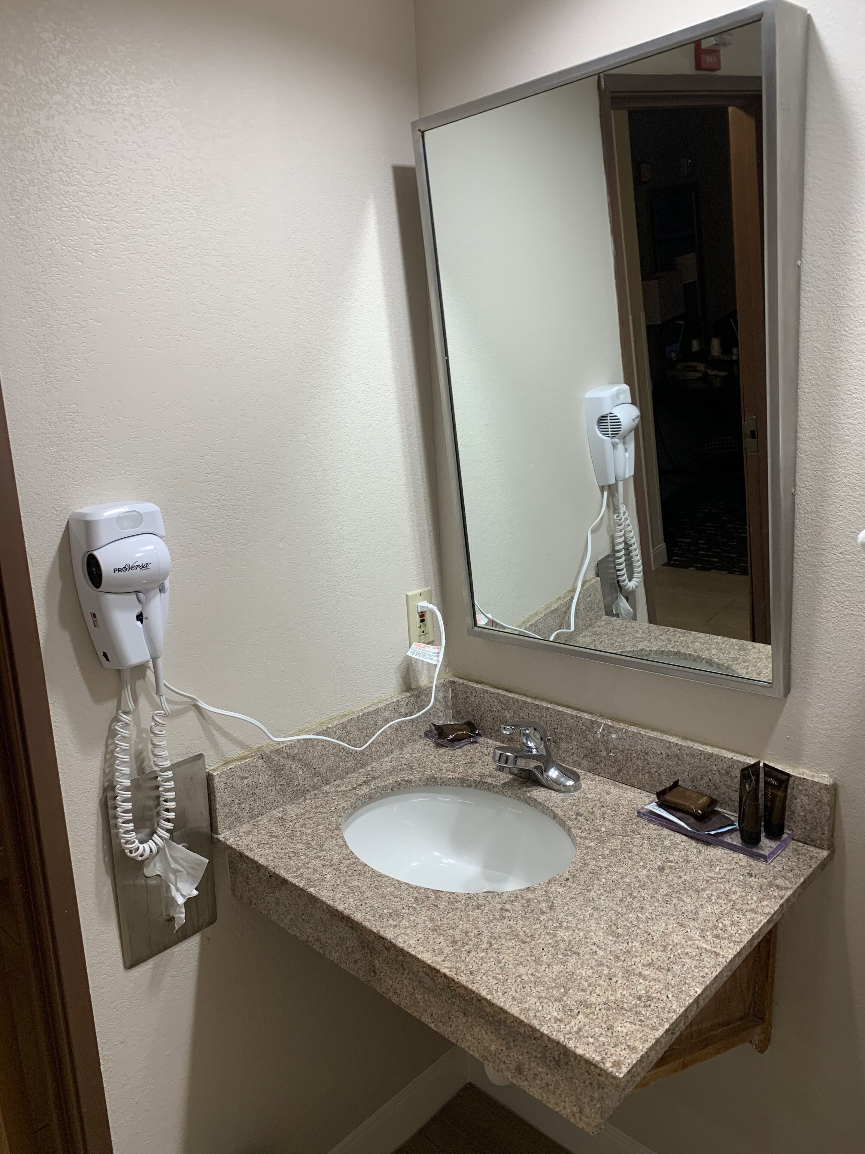 combined shower/bathtub, free toiletries, hair dryer, towels