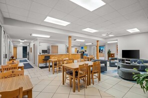 Free daily on-the-go breakfast - Days Inn by Wyndham Imlay City (Imlay City)