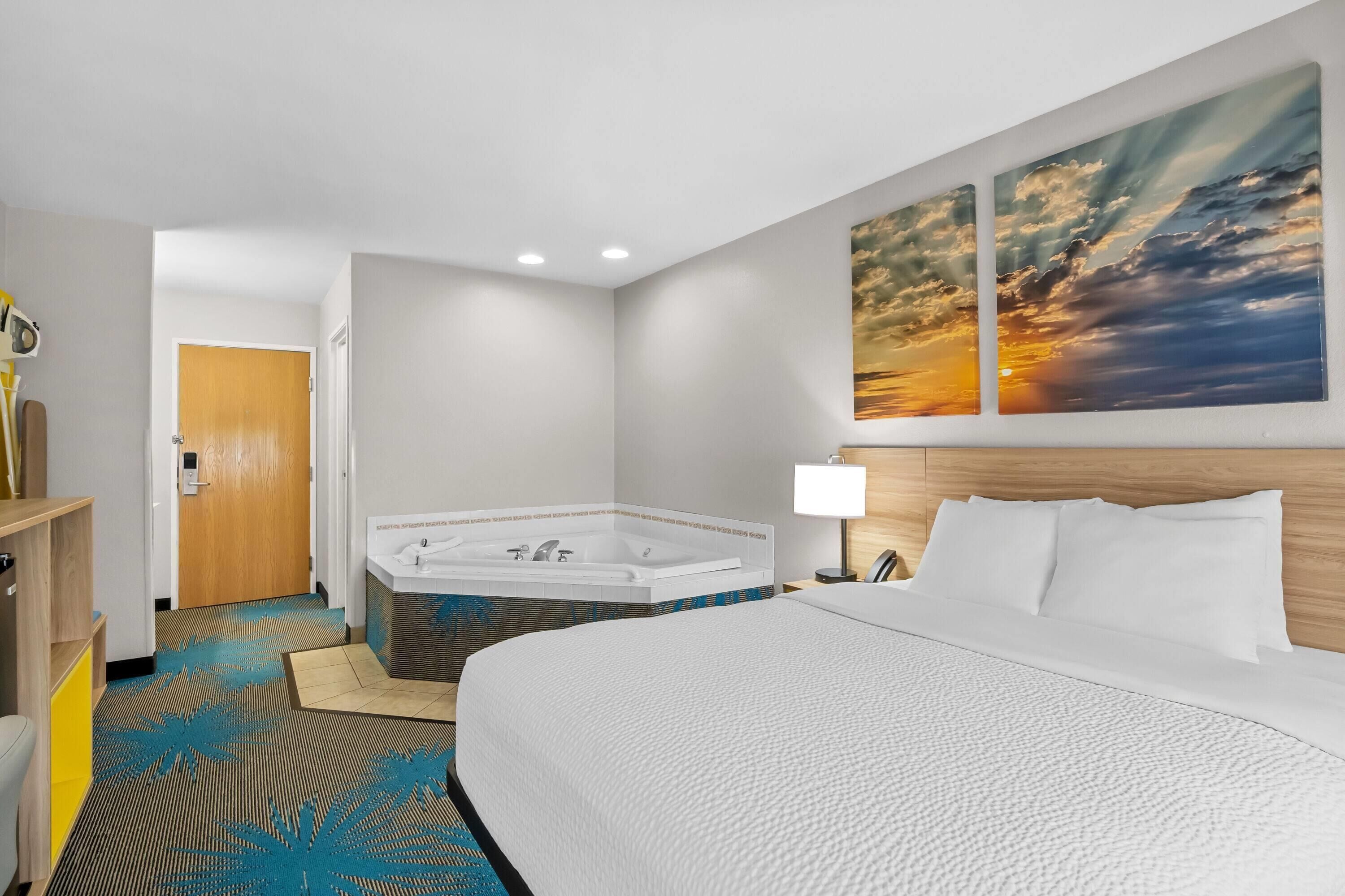 Room, 1 Queen Bed, Accessible | In-room safe, desk, iron/ironing board, free cribs/infant beds