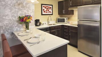 Studio, 1 King Bed with Sofa bed | Private kitchen