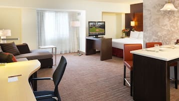 1 quarto, escrivaninha, ferros/tábuas de passar roupa, berços grátis