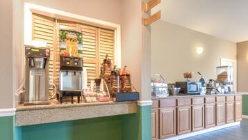 Tägliches inbegriffenes Frühstück zum Mitnehmen