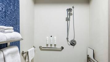 Kostenlose Toilettenartikel, Haartrockner, Handtücher, Seife