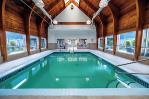 Piscine intérieure