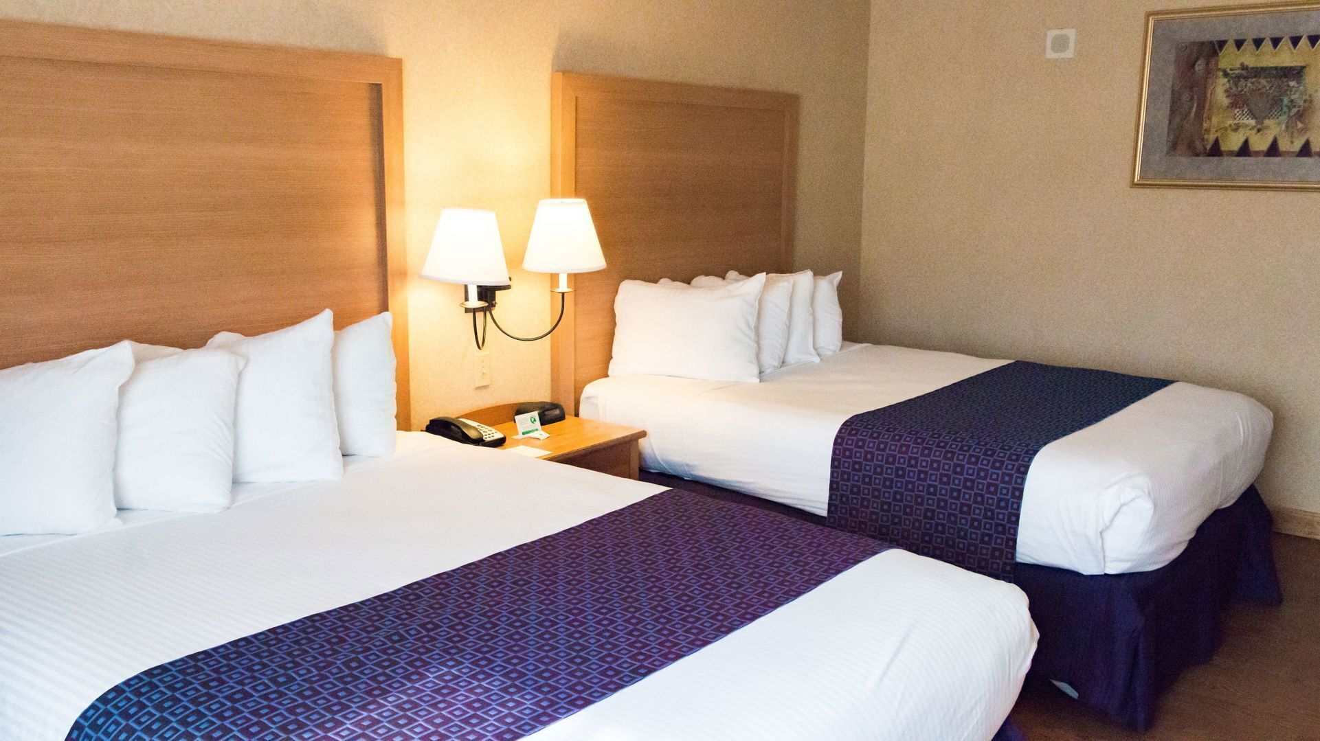 Premium bedding, in-room safe, desk, laptop workspace
