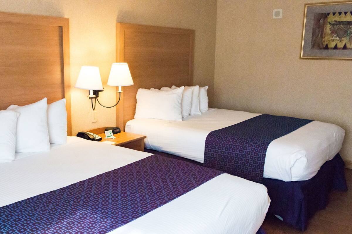 Premium bedding, in-room safe, desk, laptop workspace