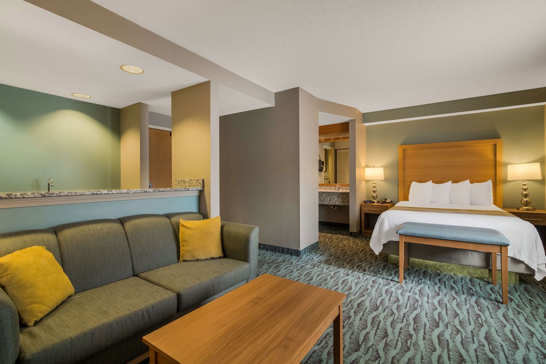Premium bedding, in-room safe, desk, laptop workspace
