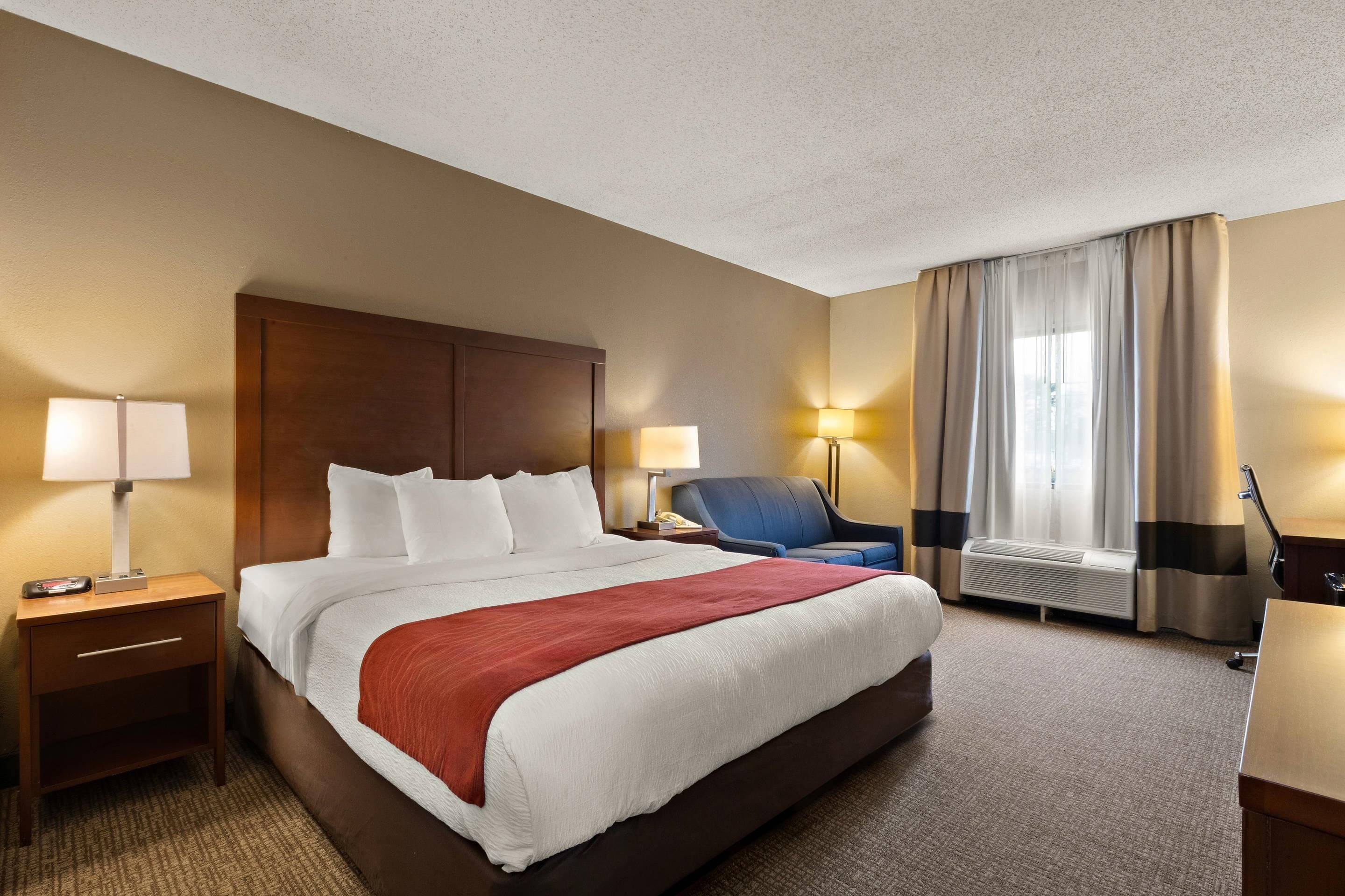 In-room safe, desk, iron/ironing board, free WiFi