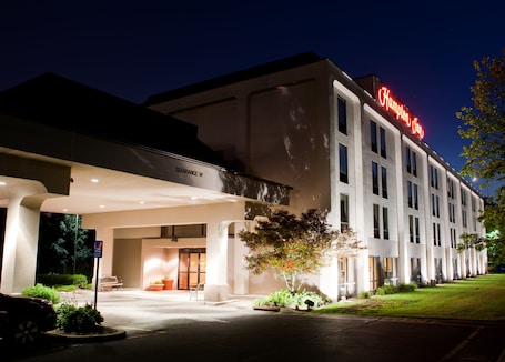 Facciata della struttura - sera/notte. Hampton Inn Ridgefield Park